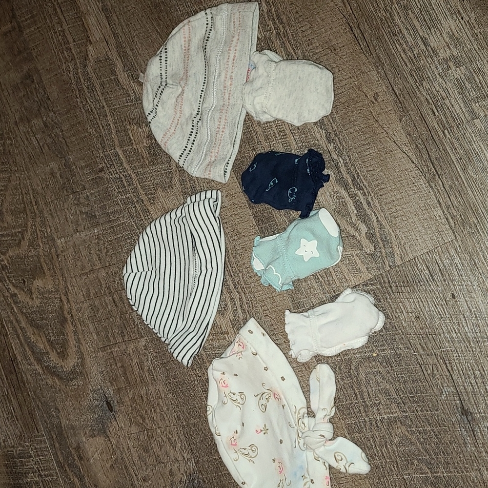 NB girls hats and mittens